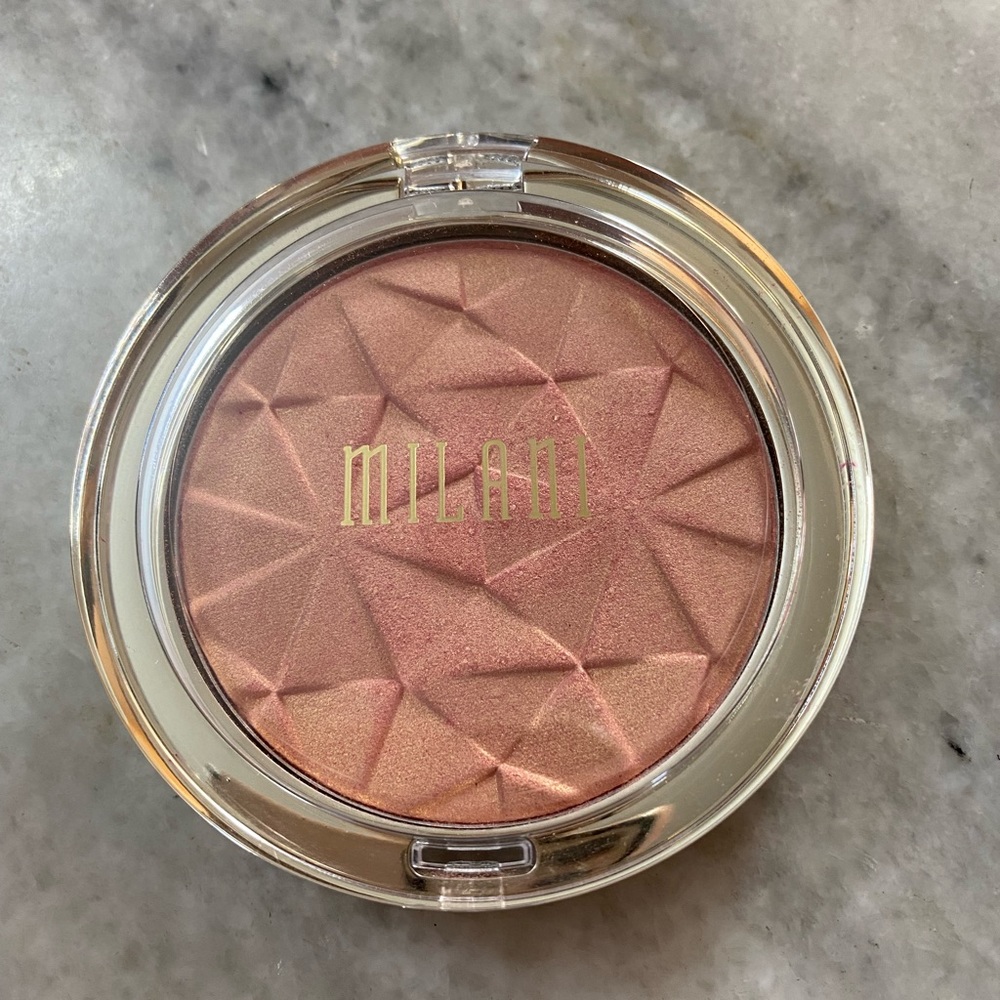 Brand new Milani Highlighter never used, Still
new packaging. - Picture 4 of 6